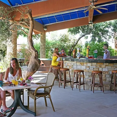 Navarria Blue Hotel Limassol