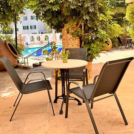 Navarria Blue Hotel Limassol