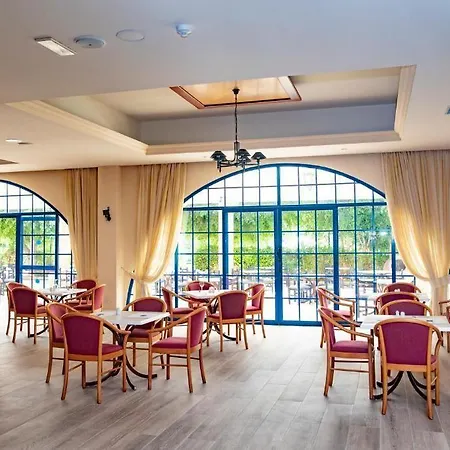 Hotel Navarria Blue Limasol