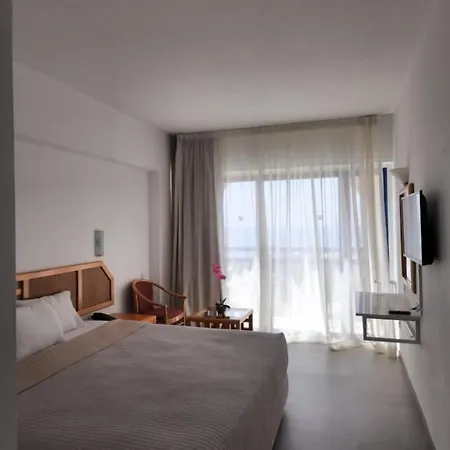 Navarria Blue Hotel Limasol