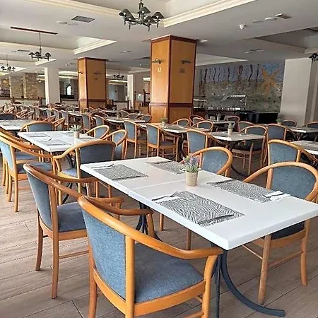 Navarria Blue Hotel Limassol