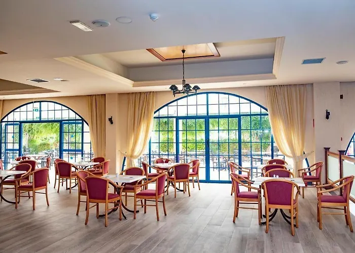 Hotel Navarria Blue Limassol