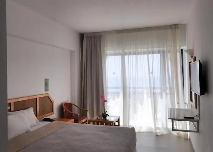 Navarria Blue Hotel Limassol