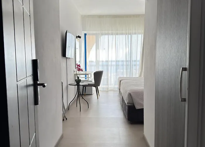 Navarria Blue Hotel 3*