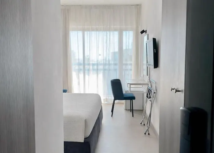 Hotel Navarria Blue 3*