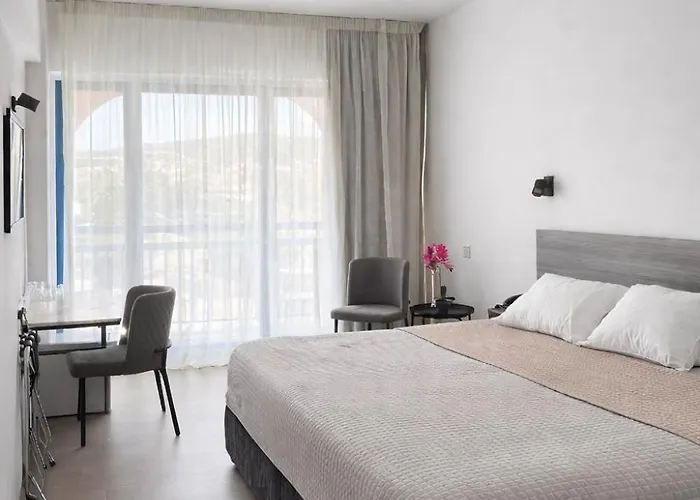 Hotel Navarria Blue Limassol